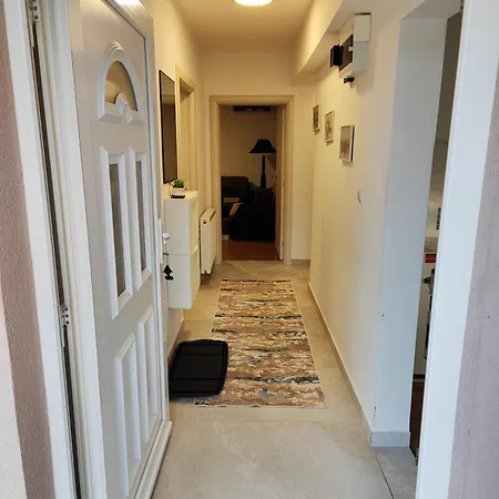Dino Apartment *